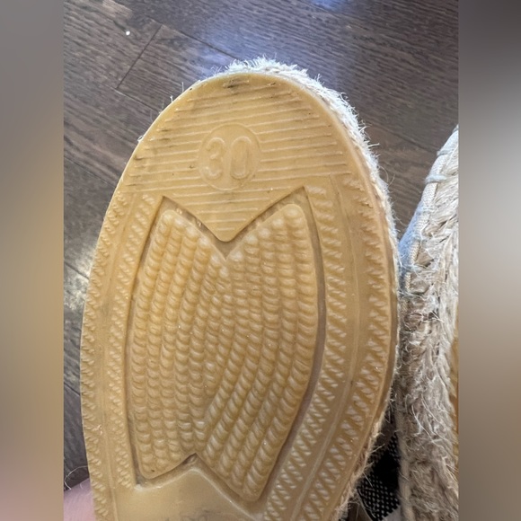 Burberry toddler shoes - Picture 3 of 6